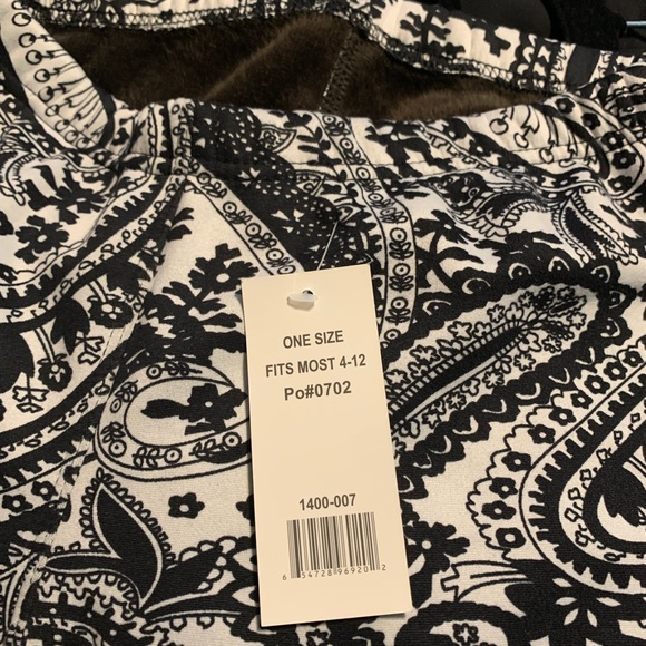 Black and white pattern leggings - furry inside - Picture 2 of 2